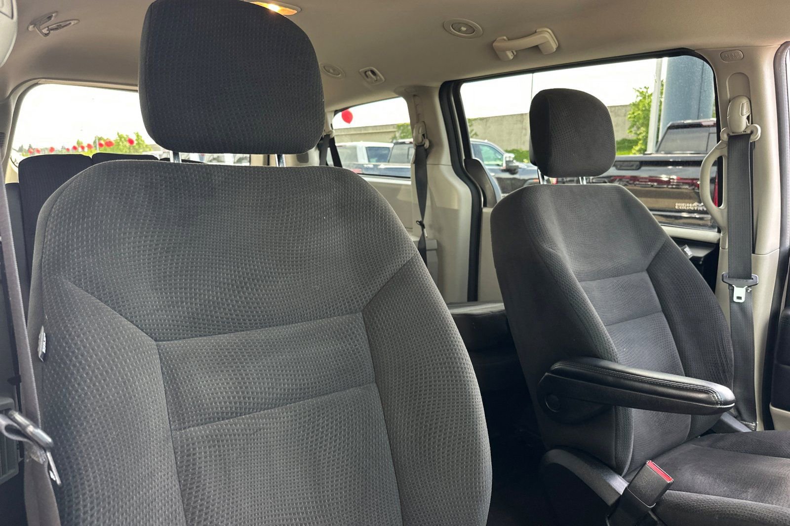 Used 2015 Dodge Grand Caravan SE w/ Quick Order Package 29E SE FWD image 17
