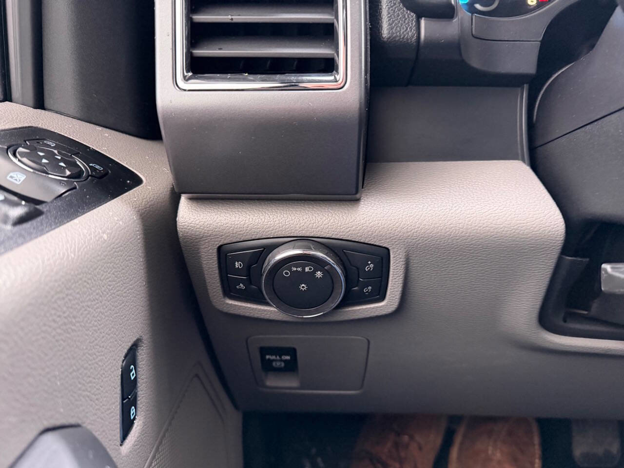 Used 2018 Ford F150 XLT w/ XTR Package AWD/4WD image 14