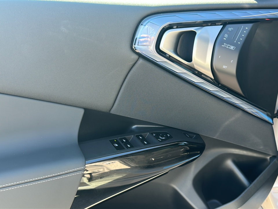 New 2026 BMW X3 xDrive30 w/ Premium Package image 13