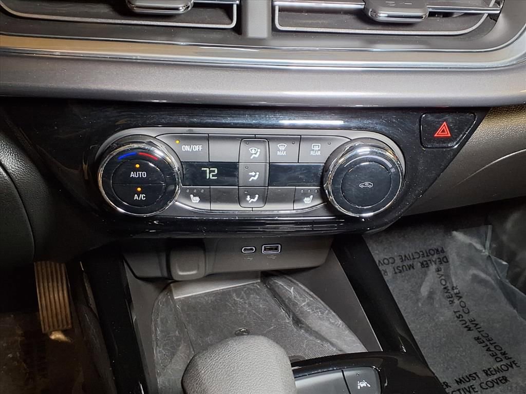 Used 2024 Chevrolet Trax ACTIV w/ Sunroof Package image 5