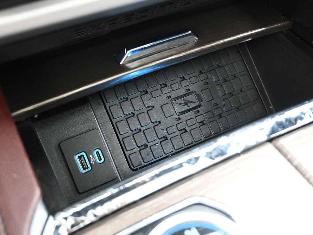 Certified 2023 Ford Expedition Limited image 20