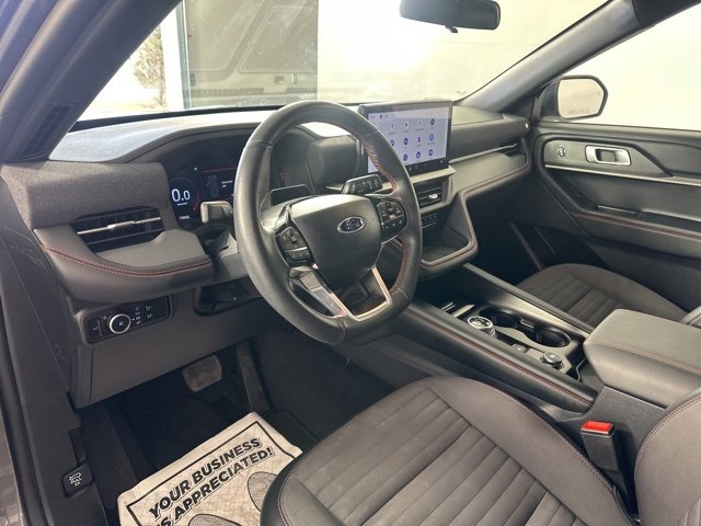 Used 2025 Ford Explorer ST-Line w/ ST-Line Street Pack image 23
