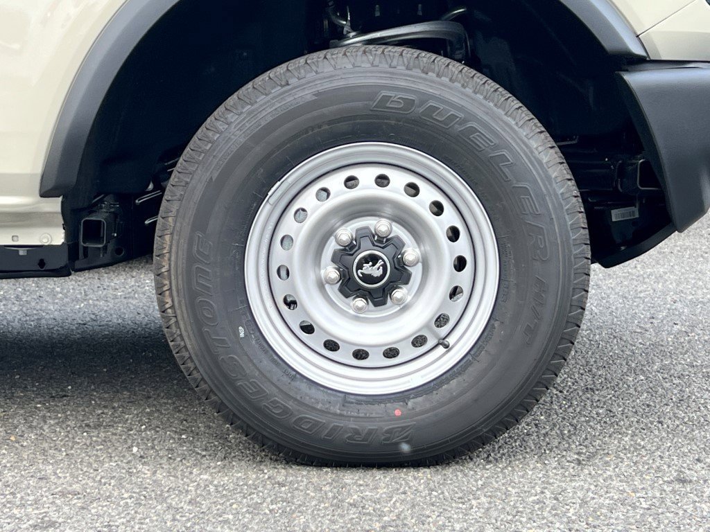 New 2025 Ford Bronco 4-Door image 6