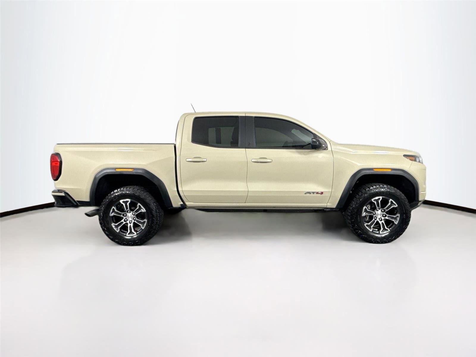 Used 2023 GMC Canyon AT4 w/ AT4 Premium Package image 11