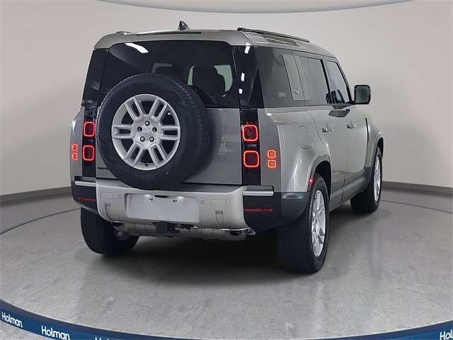 Used 2024 Land Rover Defender 110 S image 8