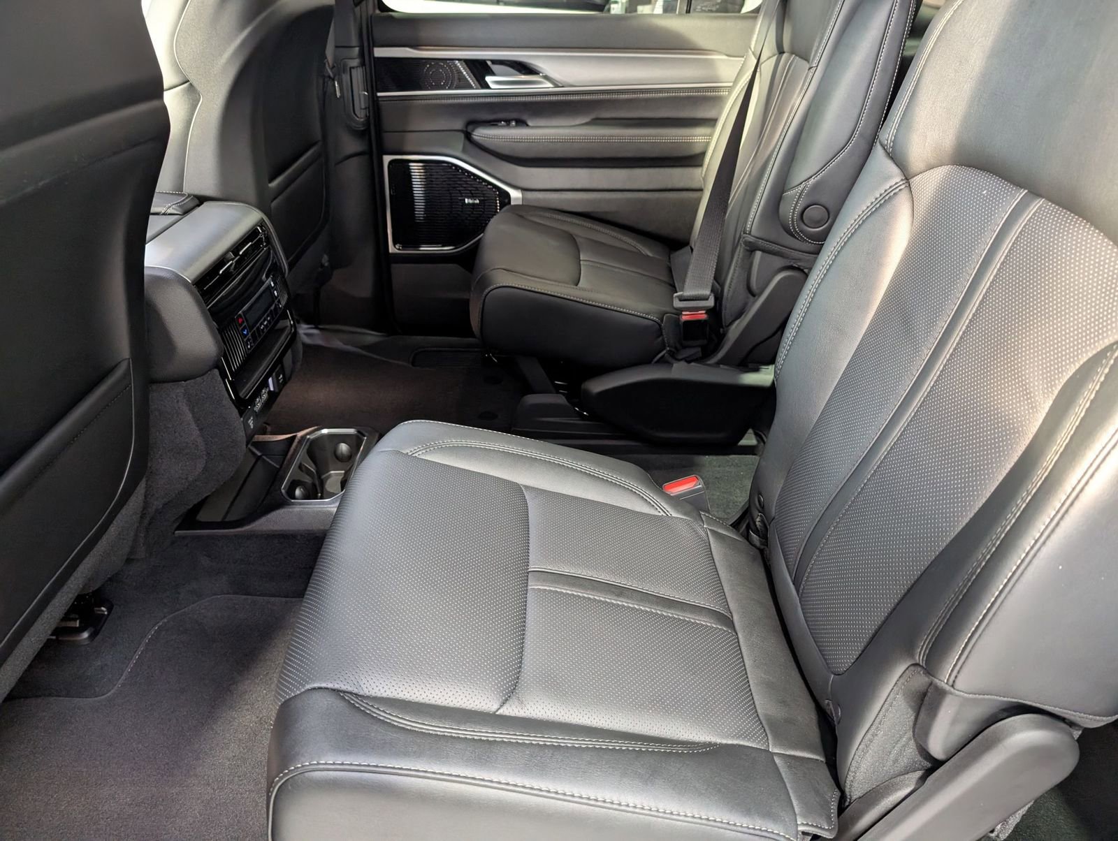 New 2026 Jeep Grand Wagoneer Limited w/ Premium Group II image 10