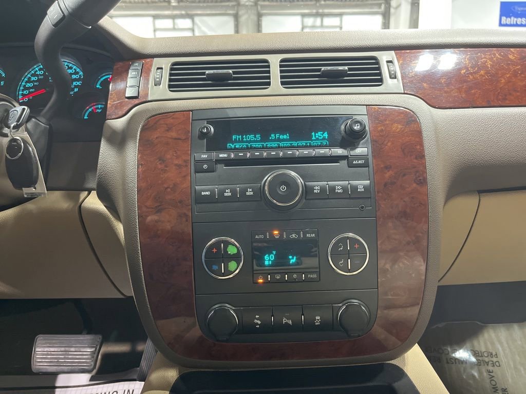 Used 2012 Chevrolet Suburban LT w/ Luxury Package AWD/4WD image 25