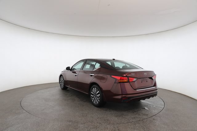 Used 2023 Nissan Altima 2.5 SV FWD image 12