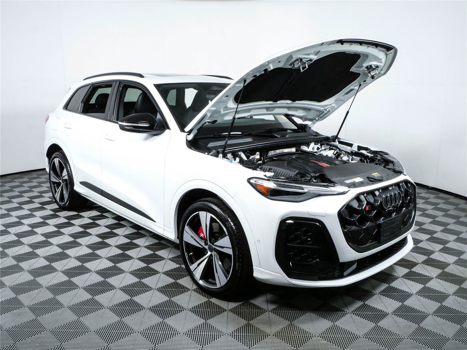 New 2026 Audi SQ5 Prestige AWD/4WD image 37