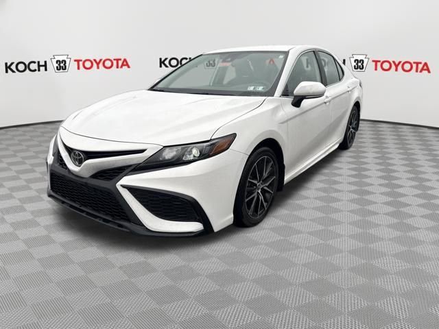 Certified 2024 Toyota Camry SE image 3