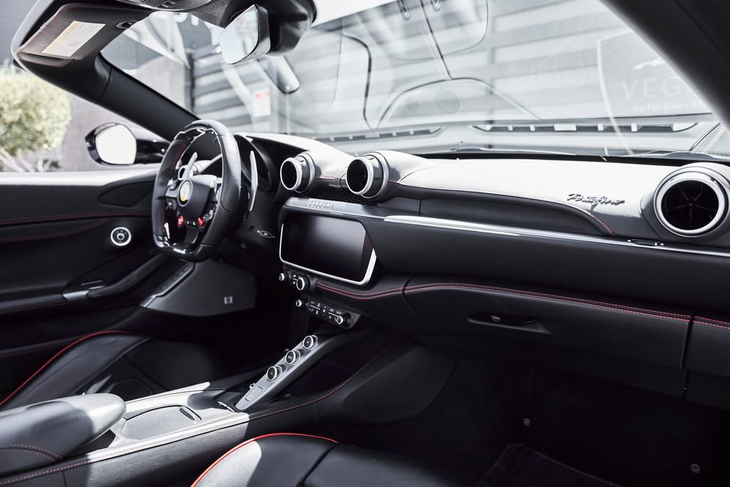 Used 2020 Ferrari Portofino RWD image 42