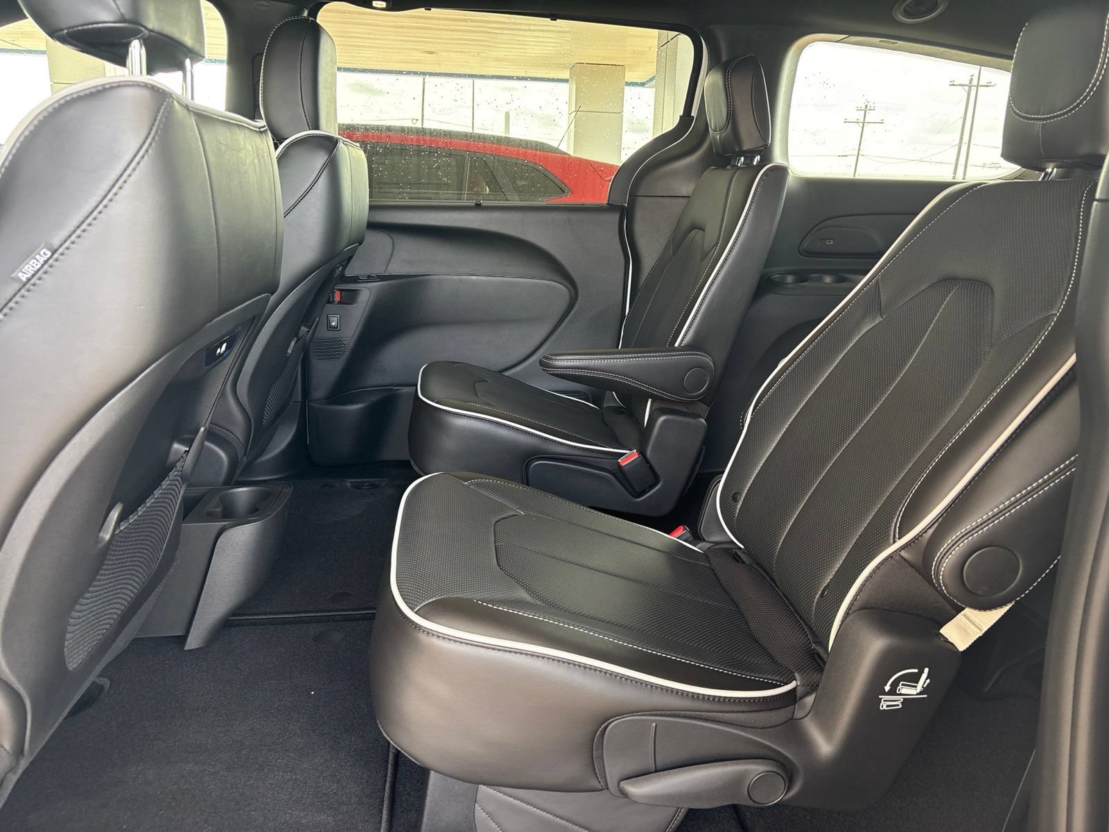 New 2027 Chrysler Pacifica Limited FWD image 16
