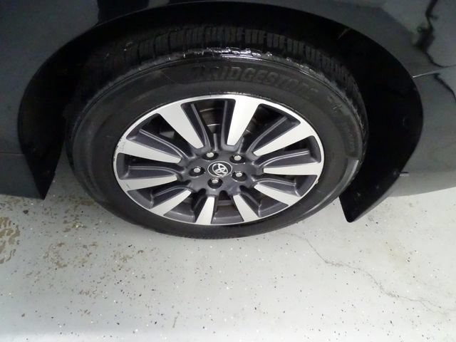 Used 2020 Toyota Sienna XLE Premium AWD/4WD image 27
