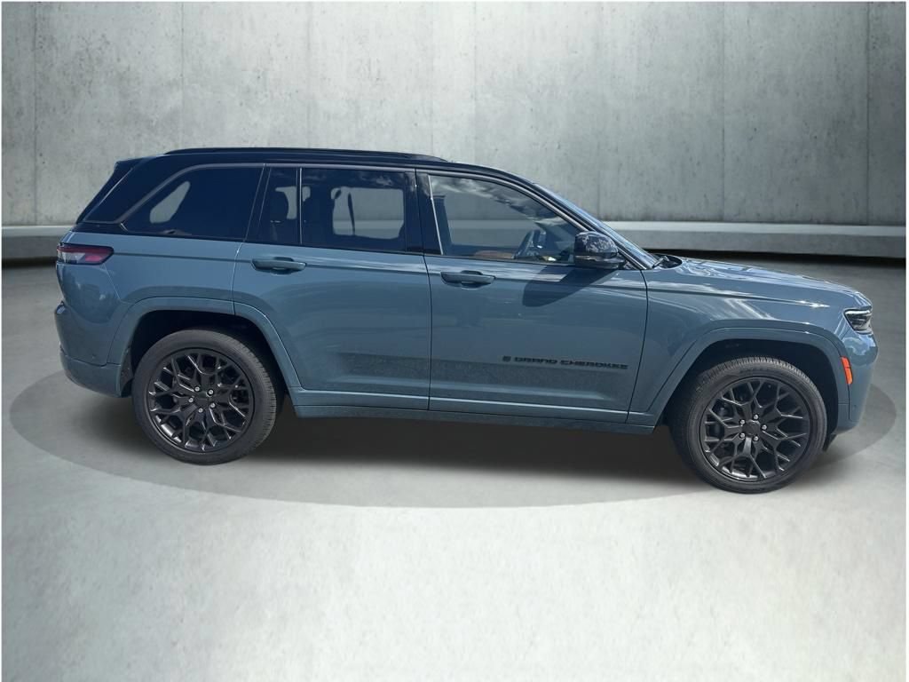New 2026 Jeep Grand Cherokee Summit w/ Obsidian Package AWD/4WD image 6