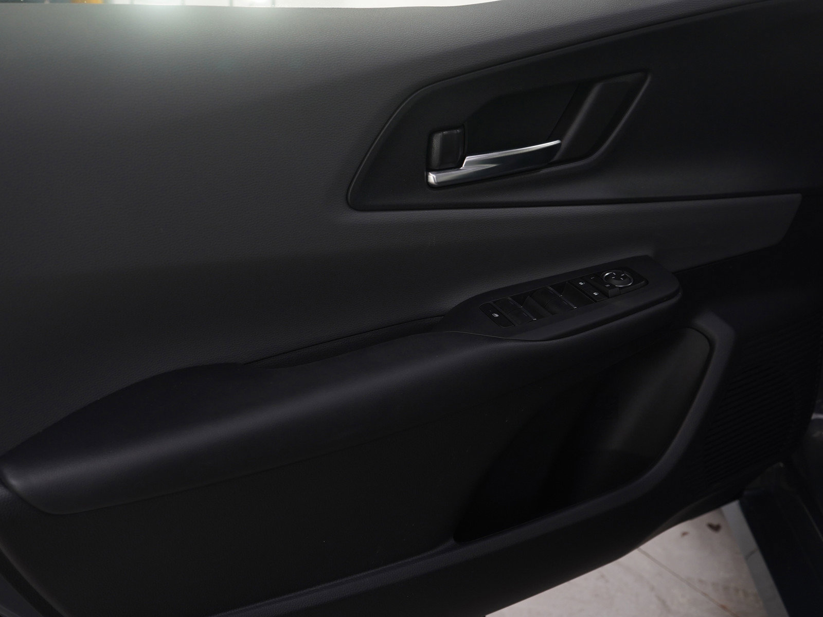 Used 2024 Toyota Prius XLE image 23