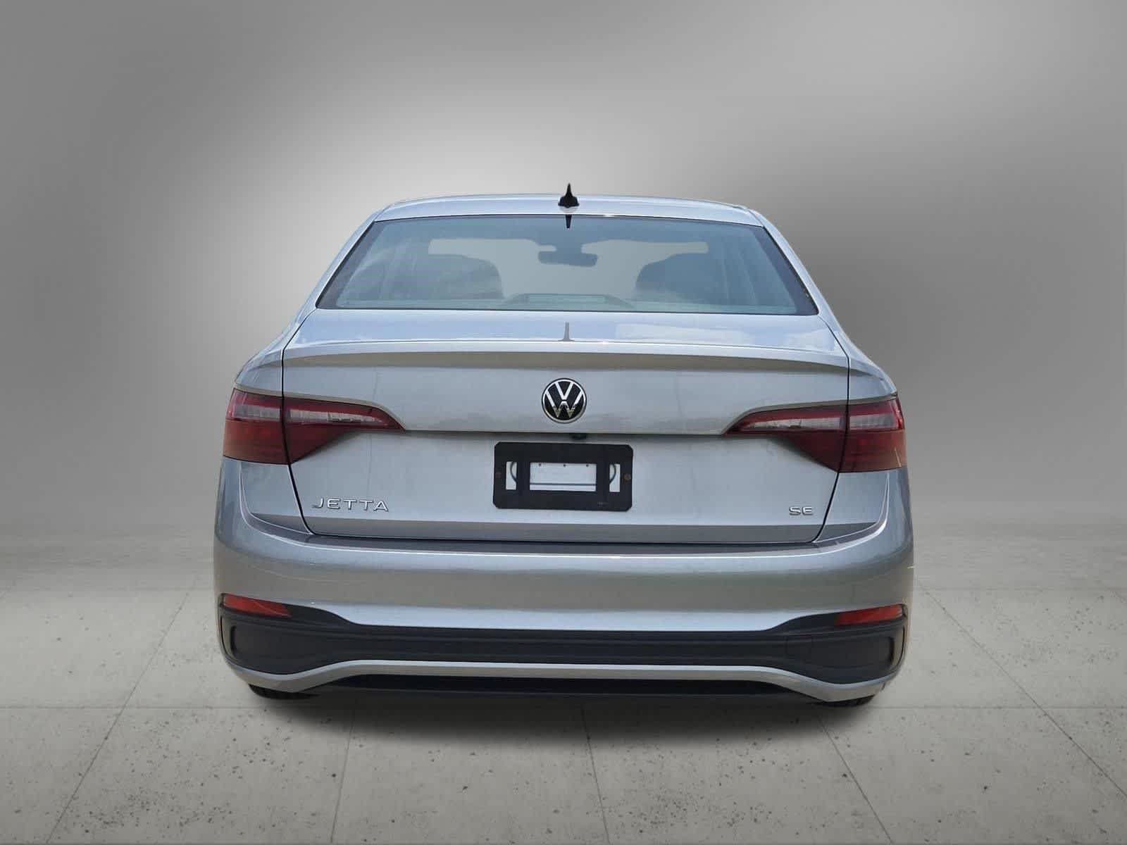 Used 2022 Volkswagen Jetta SE w/ Panoramic Sunroof Package FWD image 5