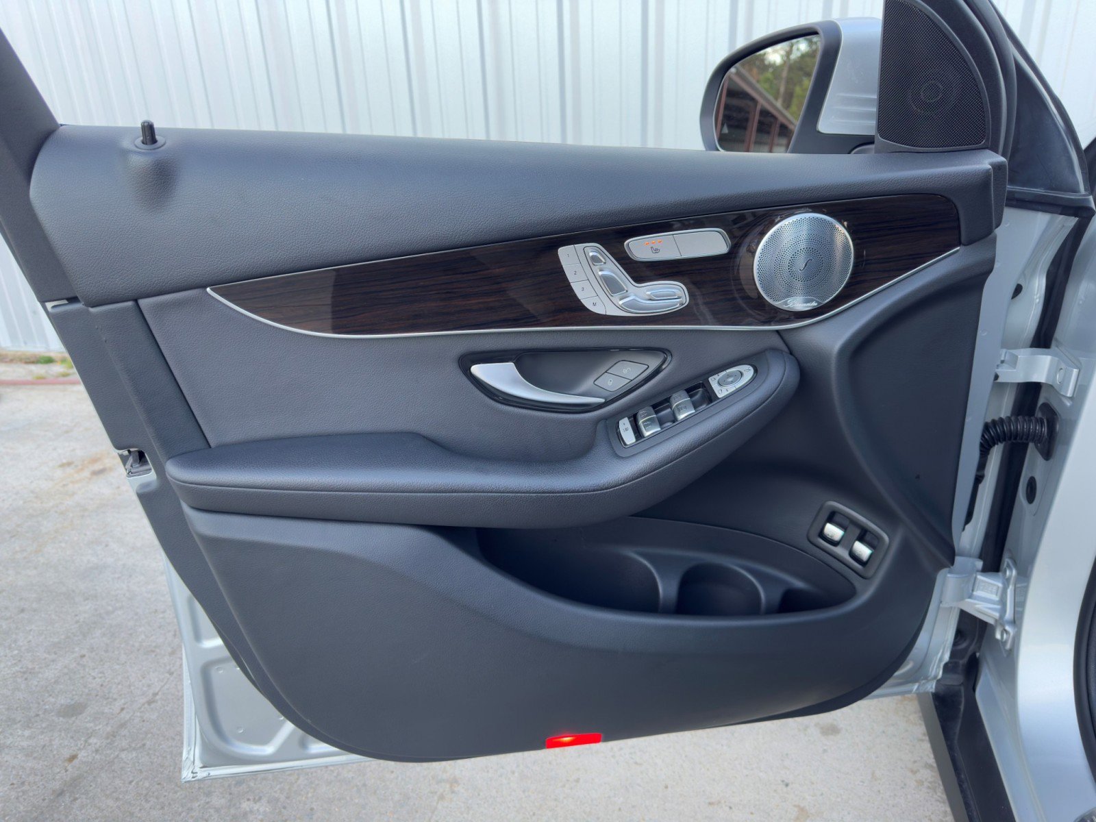 Used 2020 Mercedes-Benz GLC 350e 4MATIC image 43