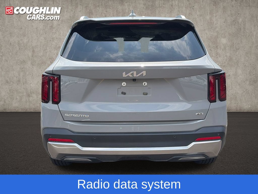 Used 2025 Kia Sorento S w/ Panoramic Sunroof Package AWD/4WD image 7