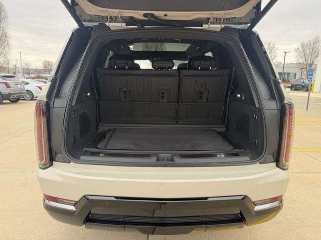 New 2026 Cadillac Escalade IQL Sport 1 w/ LPO, Floor Liner Package AWD/4WD image 22