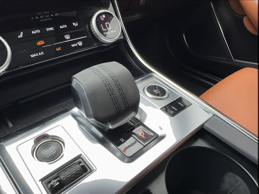 Used 2024 Jaguar XF R-Dynamic SE RWD image 42