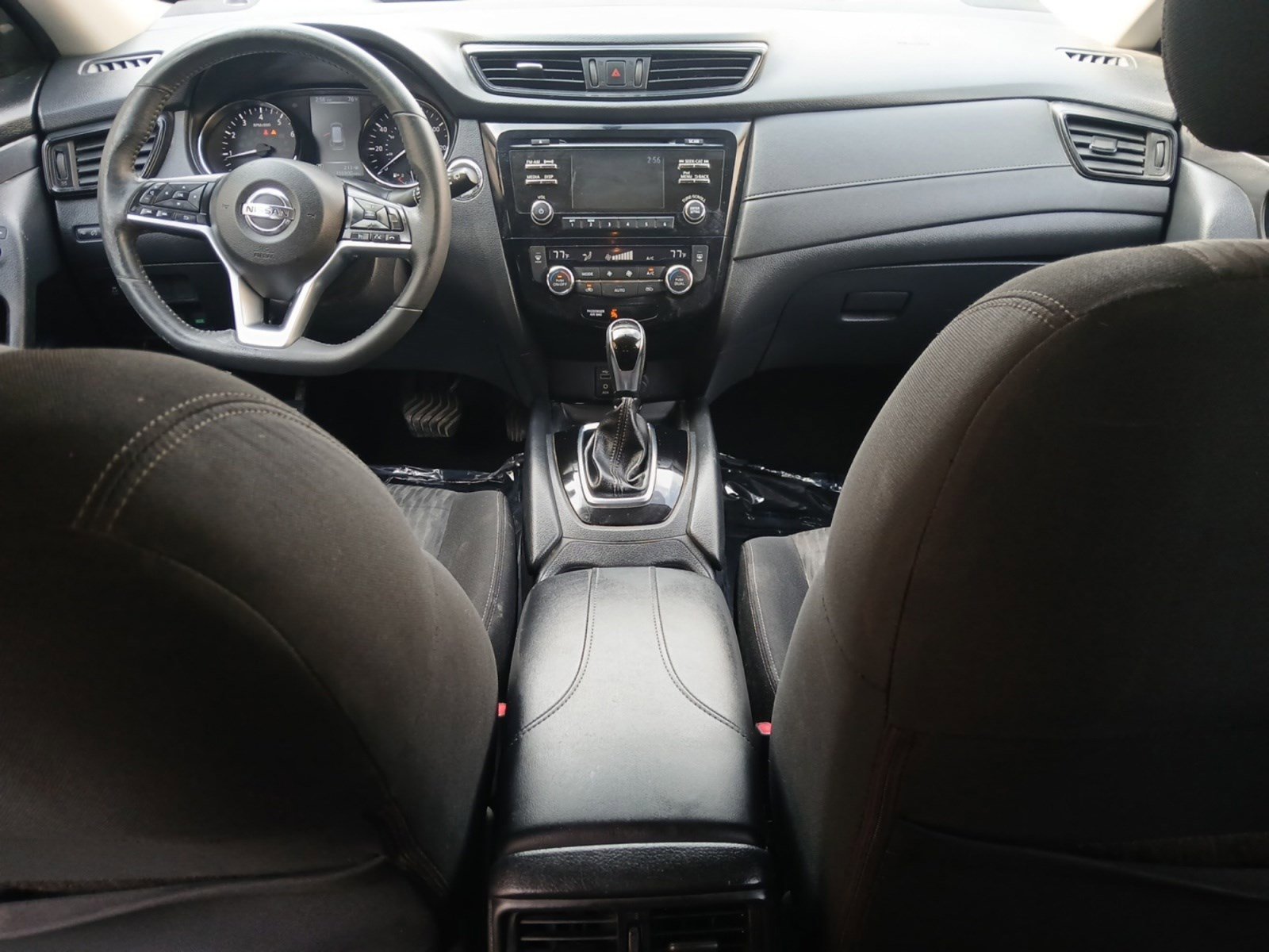 Used 2017 Nissan Rogue SV image 10