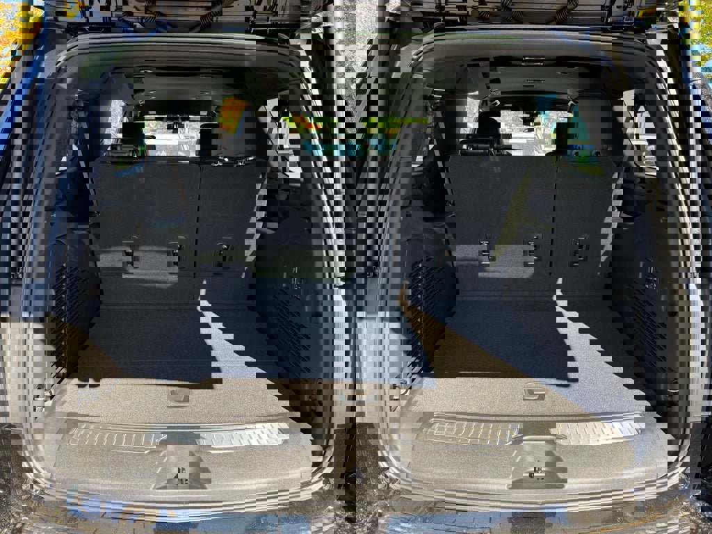 New 2026 Chevrolet Suburban Premier image 29