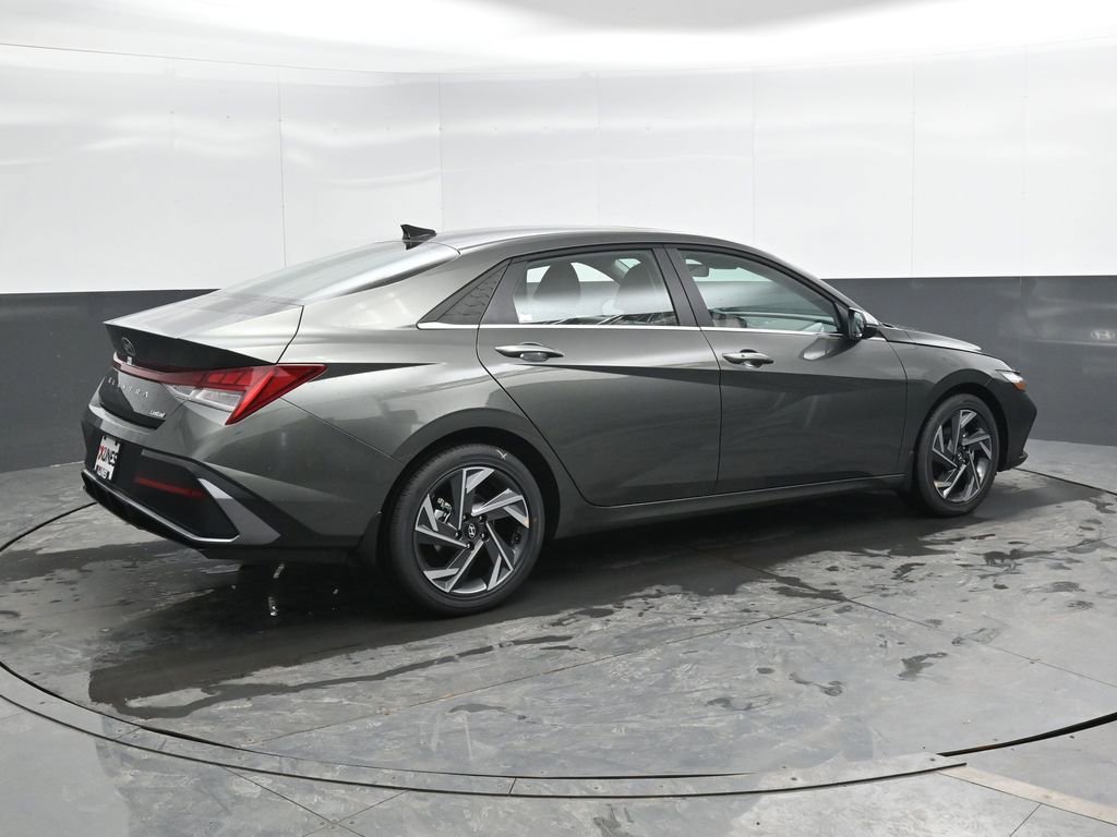 New 2026 Hyundai Elantra Limited image 2
