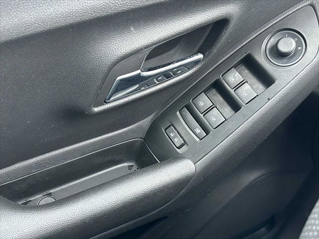 Used 2022 Chevrolet Trax LS w/ Tint and Cruise Package image 31