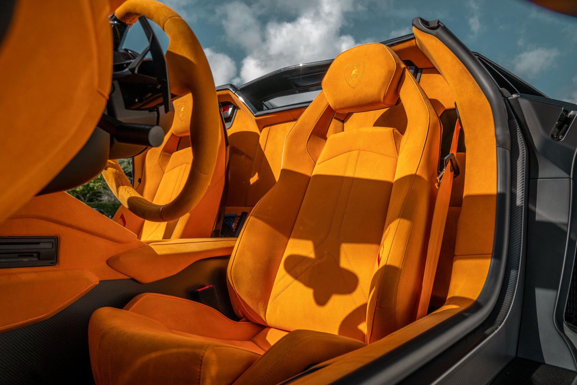 Used 2020 Lamborghini Aventador SVJ AWD/4WD image 38