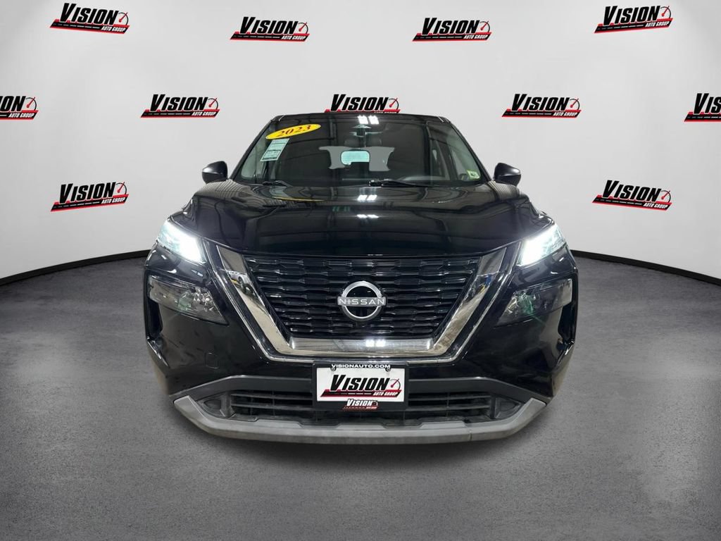 Used 2023 Nissan Rogue S AWD/4WD image 2