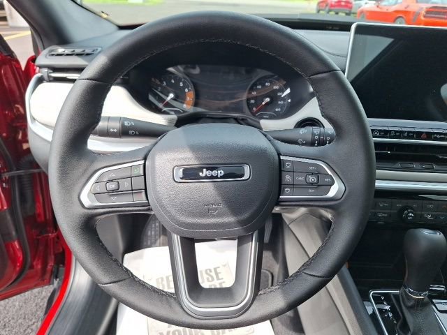 Used 2024 Jeep Compass Limited w/ Sun and Sound Group AWD/4WD image 14