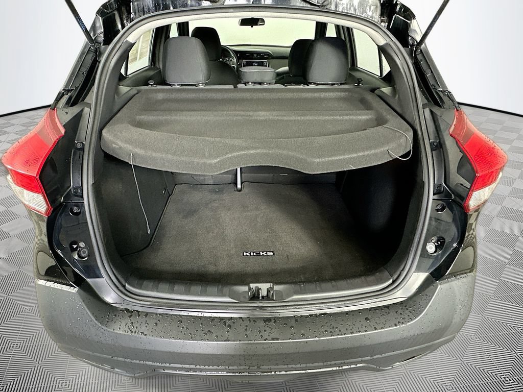 Used 2019 Nissan Kicks SV FWD image 31