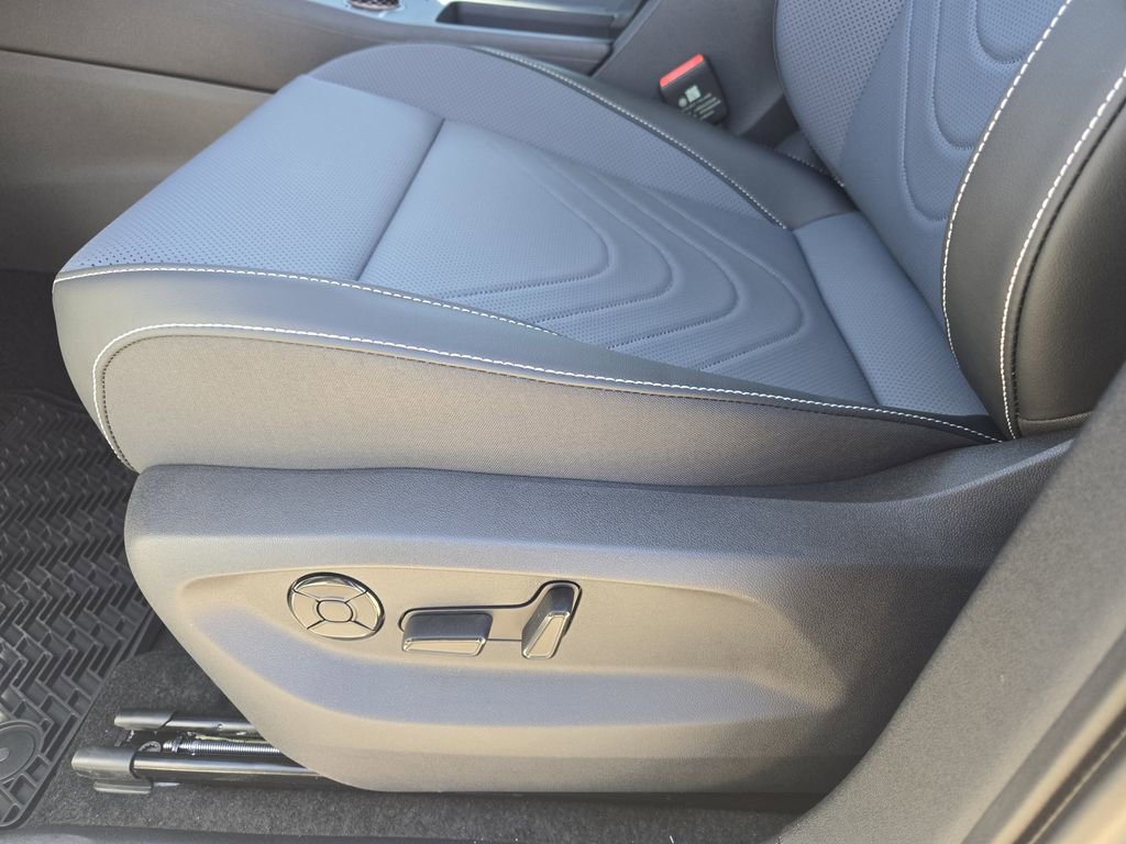 New 2026 Volkswagen Tiguan SE image 19