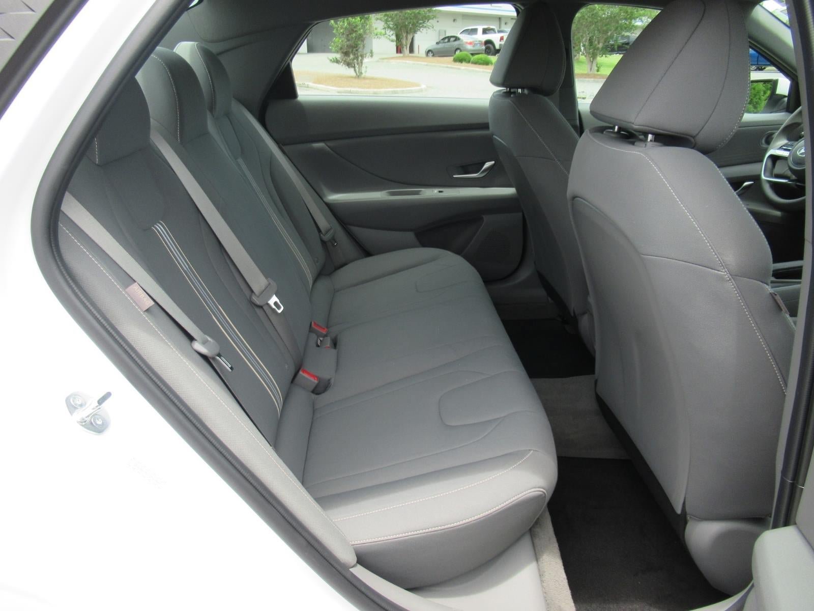 Used 2024 Hyundai Elantra SEL FWD image 29