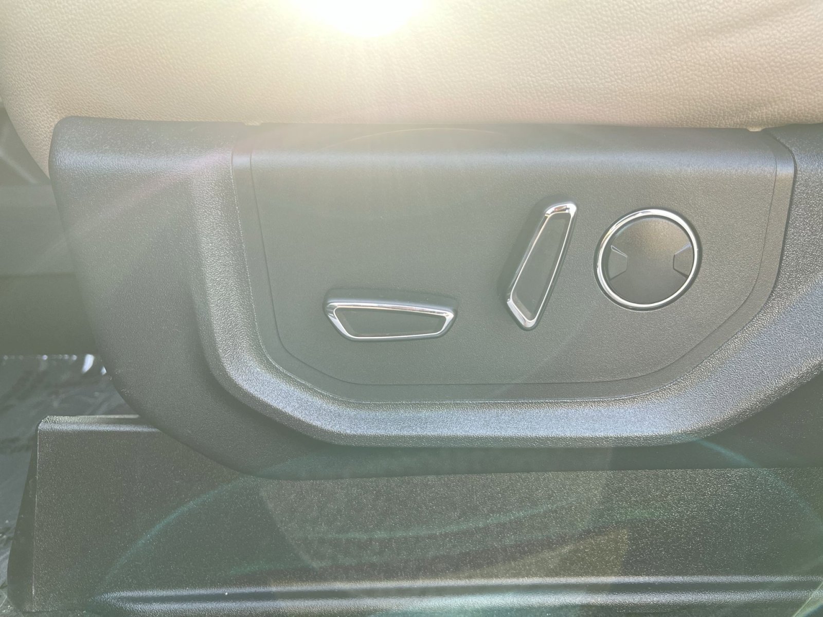 Used 2024 Ford Expedition Max Limited image 14