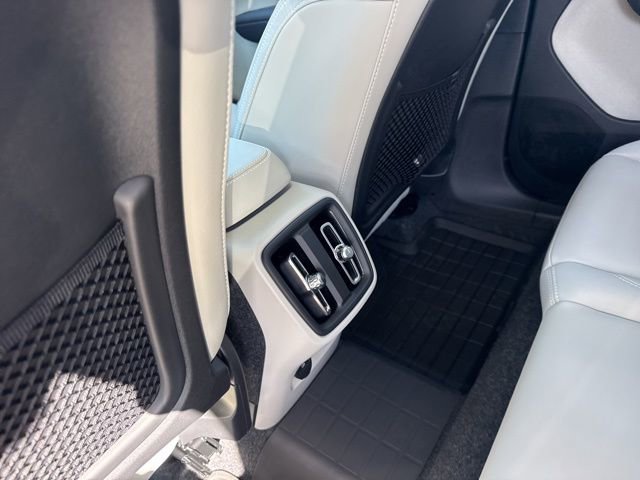 New 2026 Volvo XC40 B5 Plus w/ Protection Package Premier AWD/4WD image 24
