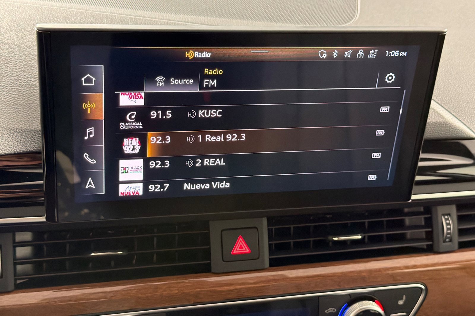 Used 2022 Audi A4 2.0T Premium w/ Convenience Package image 16