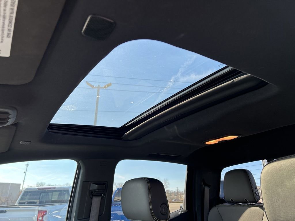 Used 2023 Chevrolet Colorado ZR2 w/ ZR2 Convenience Package III image 18