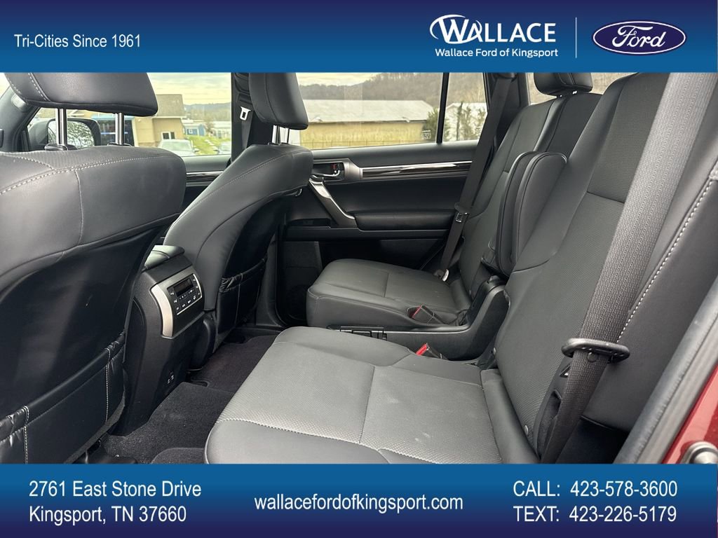 Used 2022 Lexus GX 460 Premium w/ Accessory Package image 28