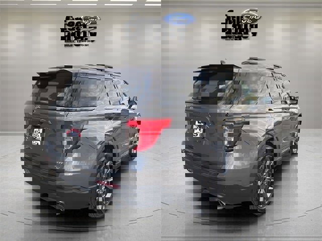 Used 2022 Ford Explorer XLT w/ Equipment Group 202A image 7