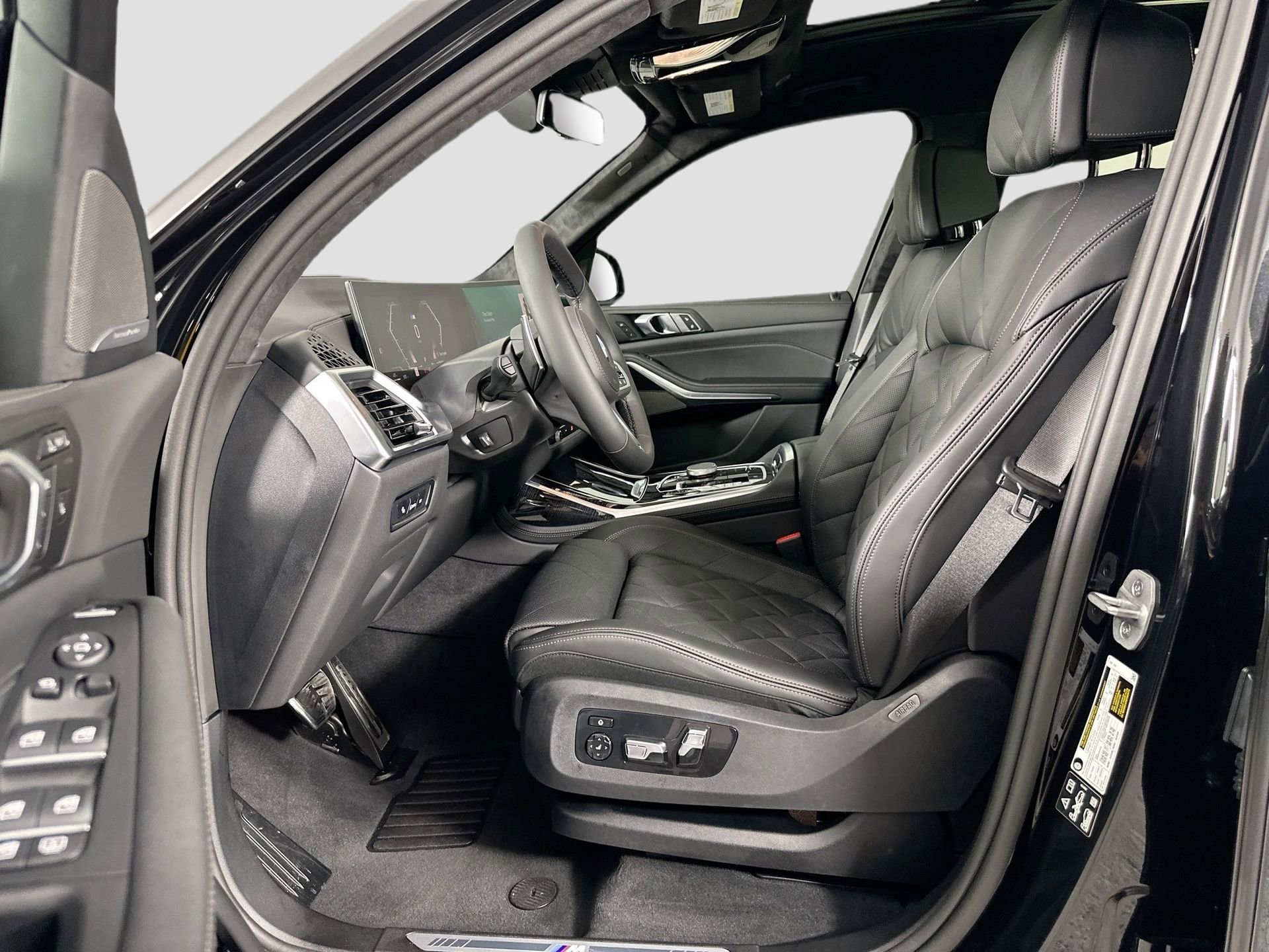 Certified 2026 BMW X7 xDrive40i w/ M Sport Package image 15