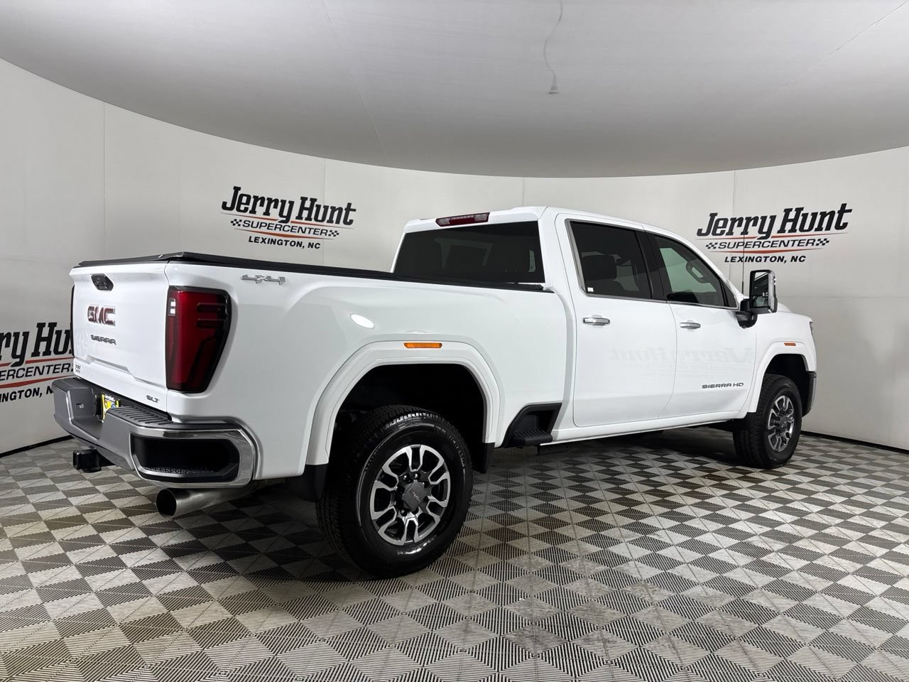 Used 2026 GMC Sierra 2500 SLT w/ SLT Convenience Package AWD/4WD image 4