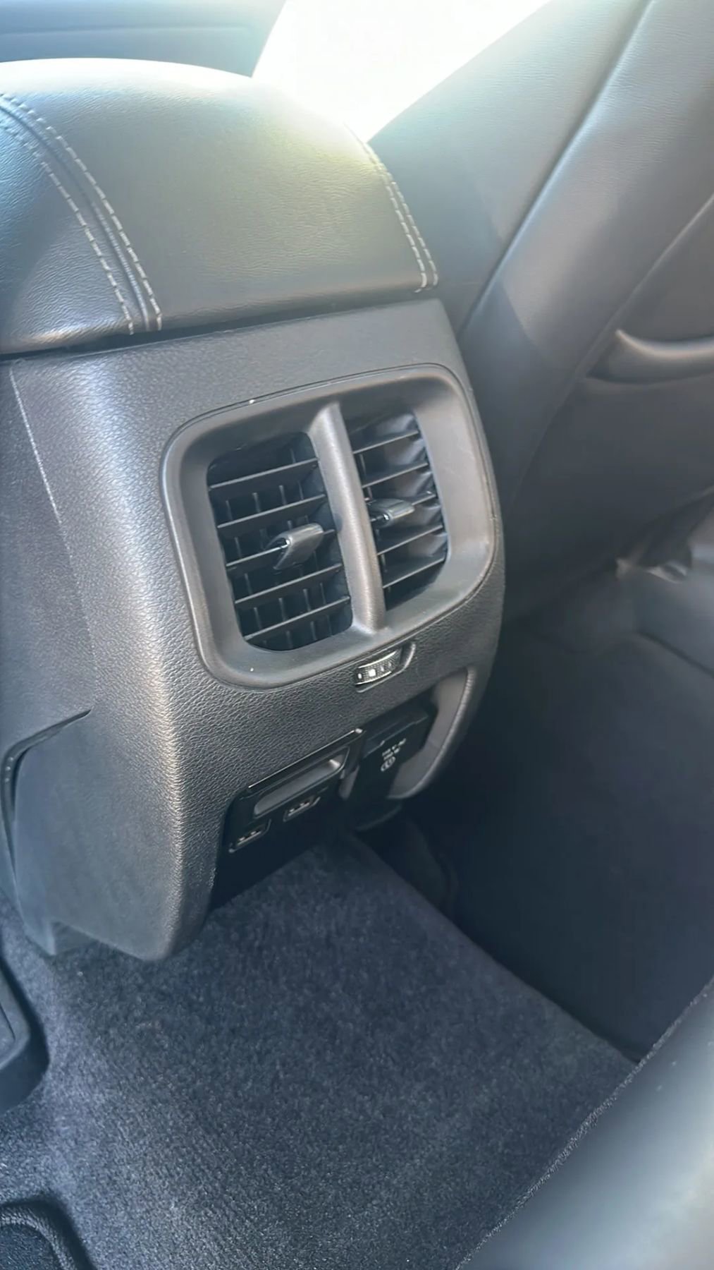 Used 2019 Jeep Cherokee Limited FWD image 19