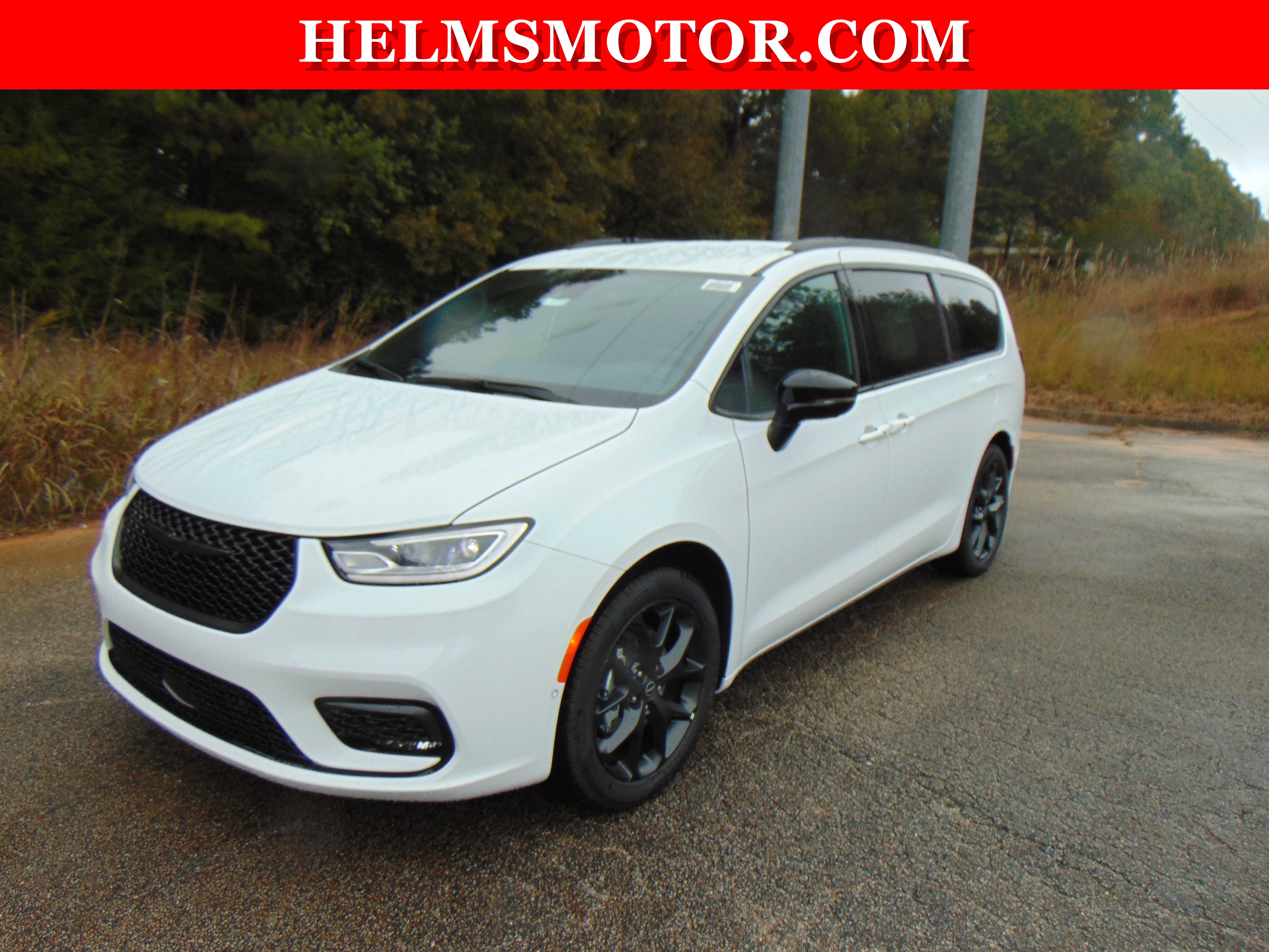 New 2026 Chrysler Pacifica Select w/ S Appearance Package image 6