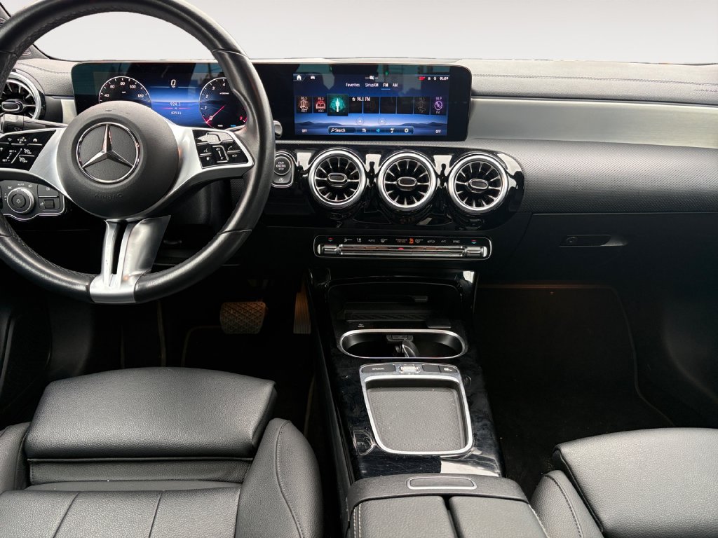 Used 2025 Mercedes-Benz CLA 250 image 10