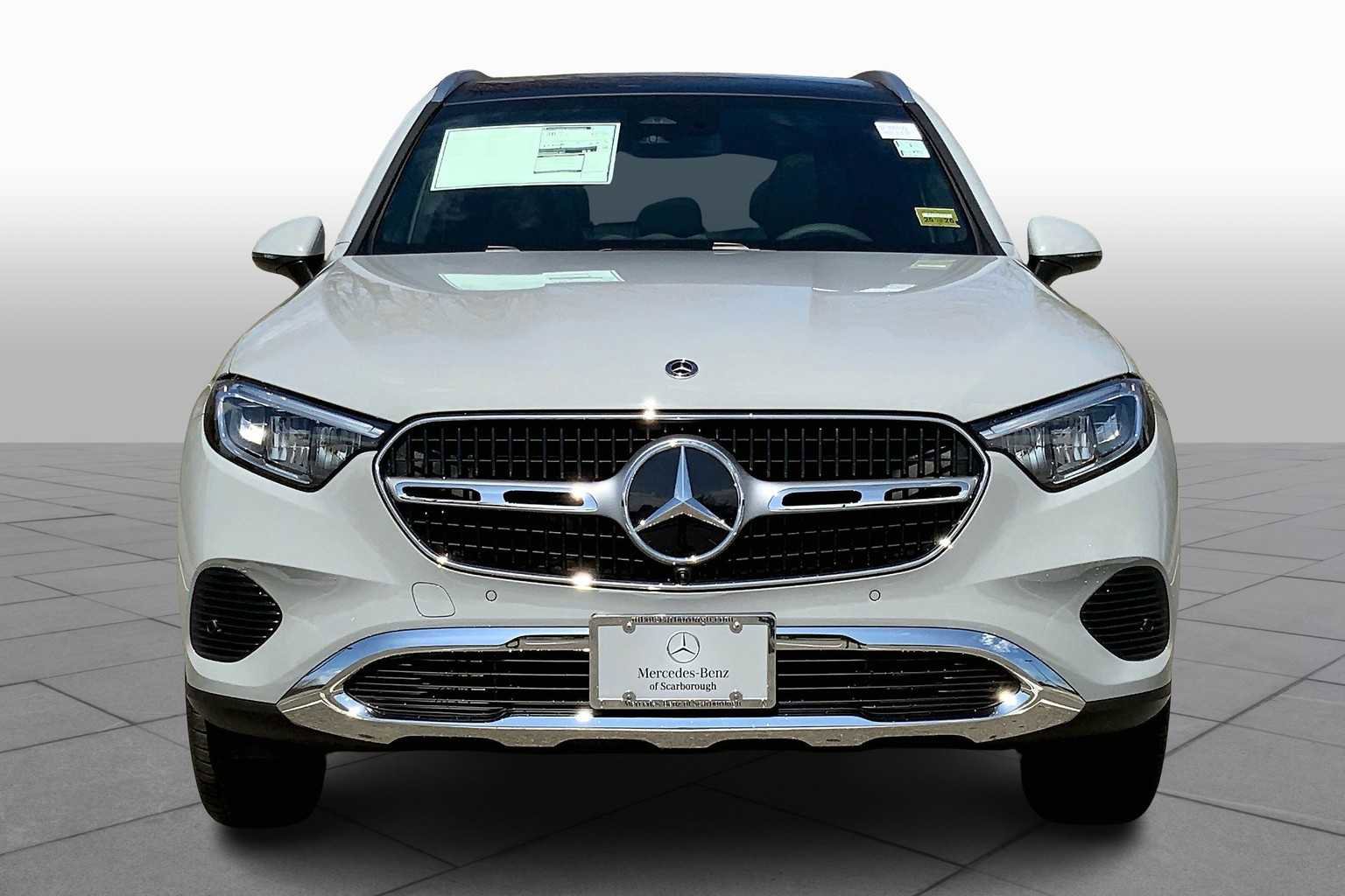 Used 2025 Mercedes-Benz GLC 300 4MATIC image 3