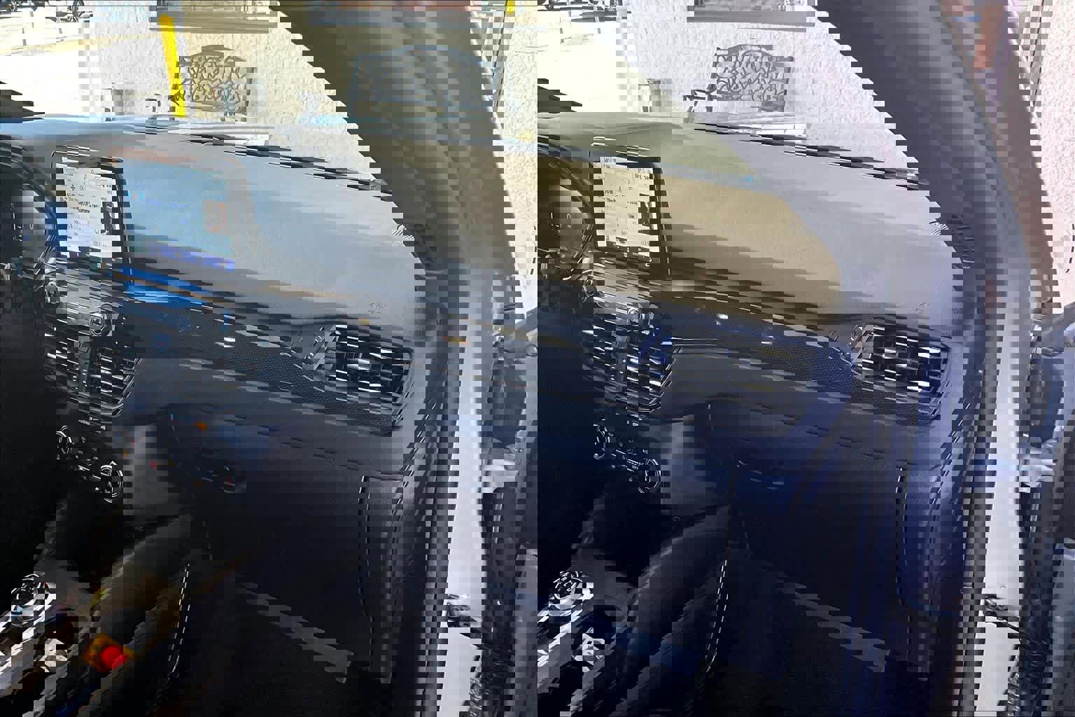 Used 2024 Ford Escape ST-Line image 18