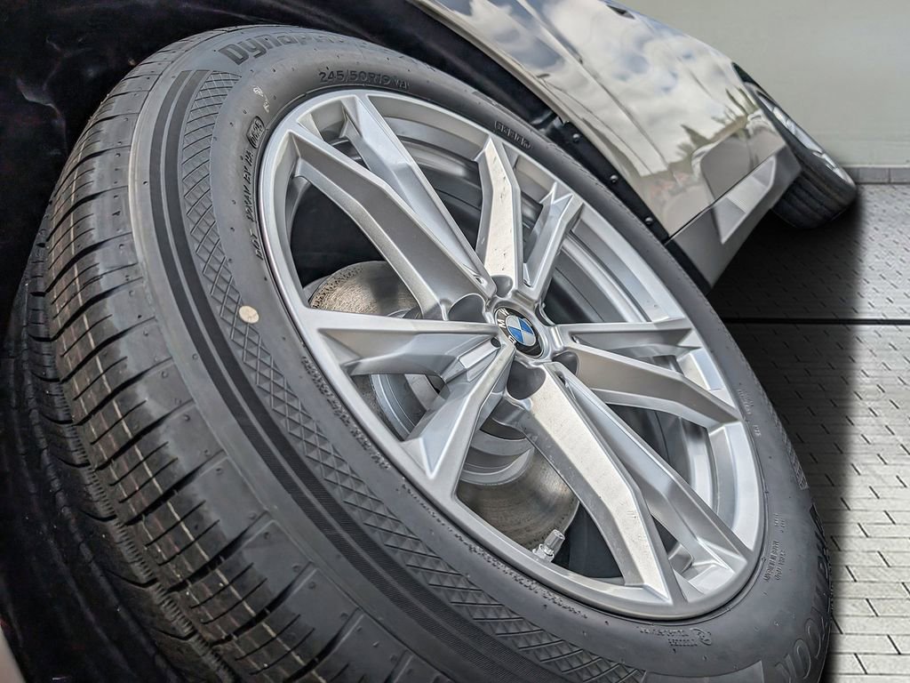 New 2025 BMW X3 xDrive30i w/ Premium Package image 9