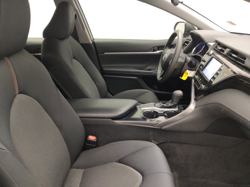 Used 2019 Toyota Camry LE image 21