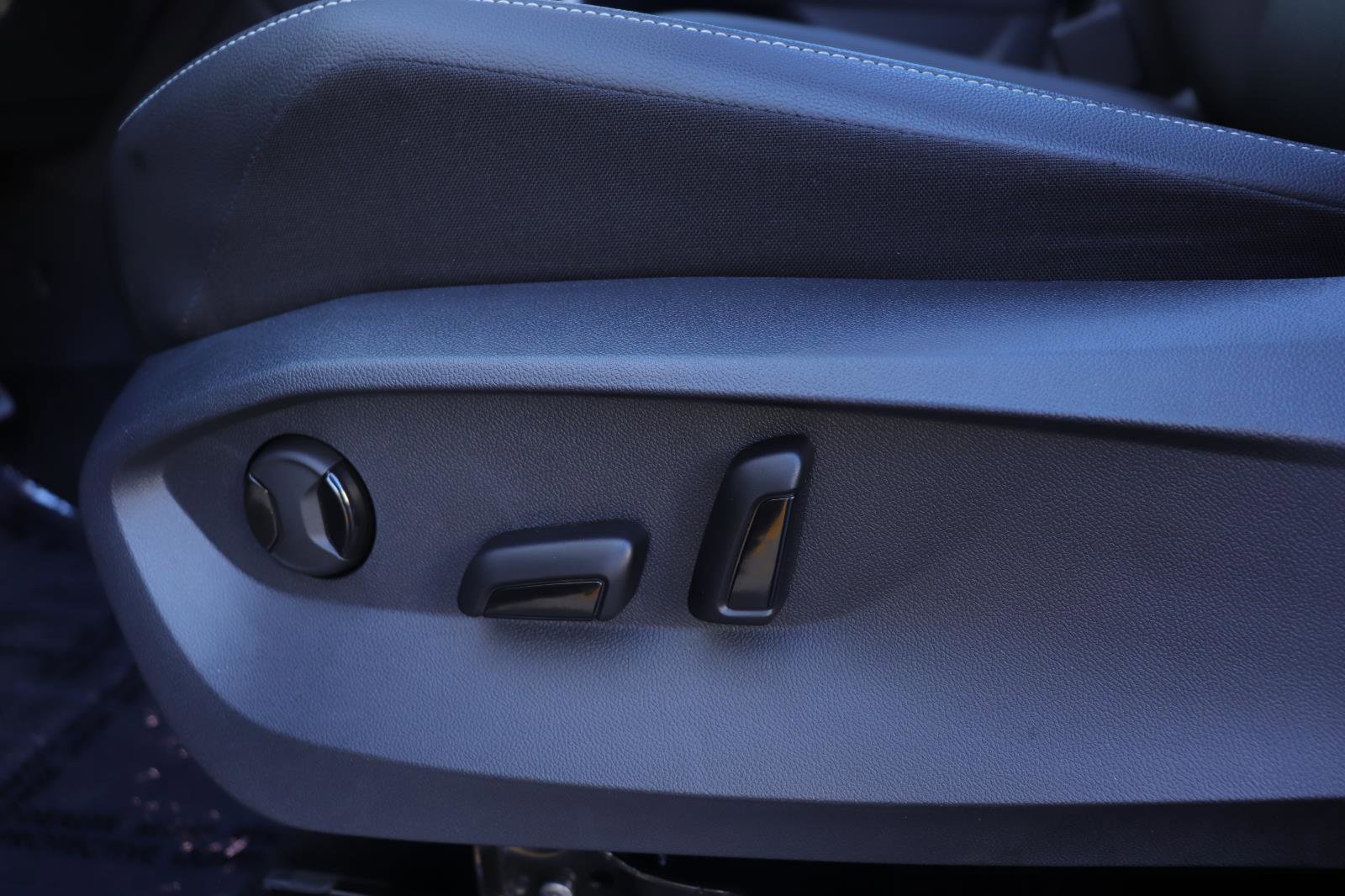 Used 2024 Volkswagen Tiguan SE R-Line image 26